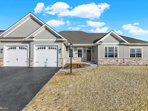 122 Dream Dr, Lebanon, PA 17046