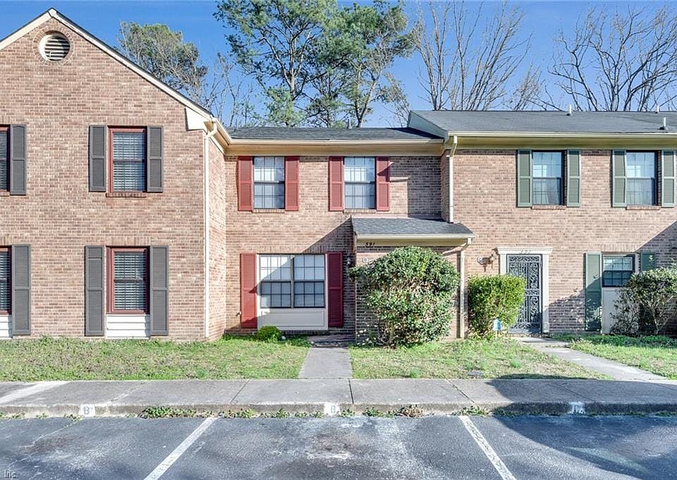 1st image of 391 Jury Ln