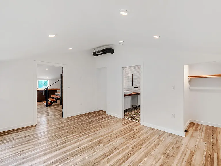 1321 W San Antonio St — Photo 17
