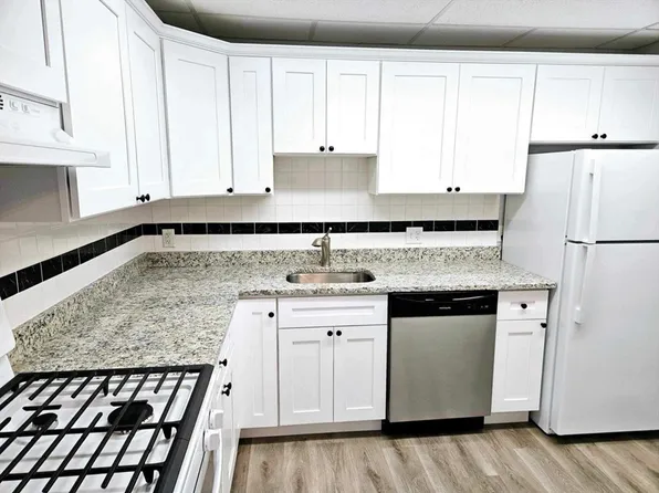 65 McCormick Ter APT 5, Stoughton, MA 02072