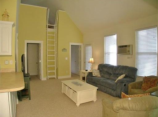 2nd image of 13 White Pine Knl