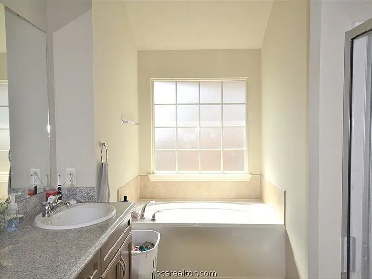 2814 Silver Oak Dr — Photo 7