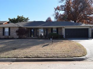 216 Randall Dr, Midwest City, OK 73110