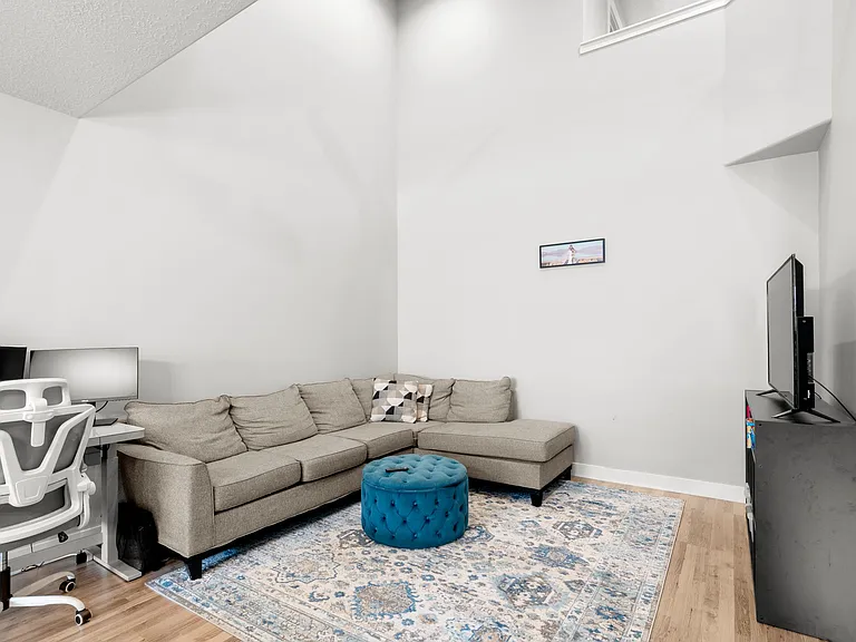 3928 W Hardman Way #4 — Photo 8