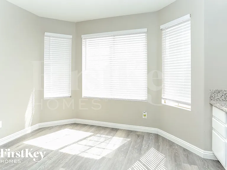 4517 Possum Berry Ln — Photo 5