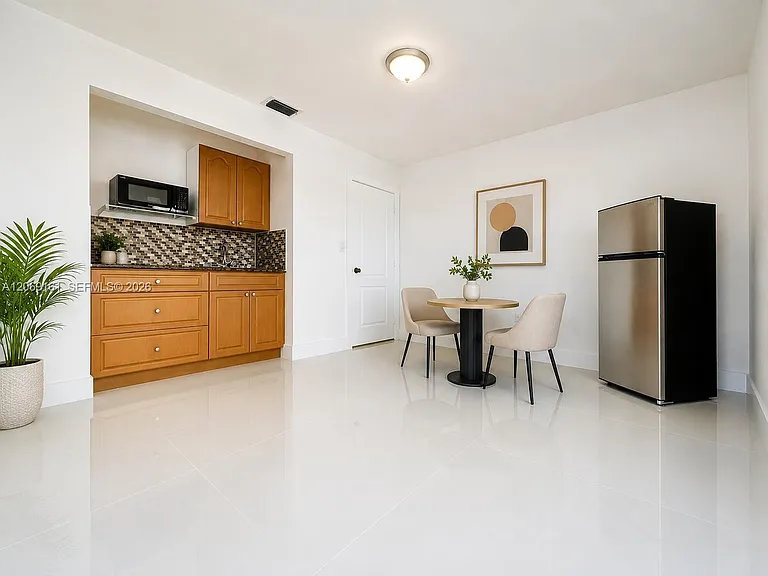 1063 SW 142nd Ave #1063 — Photo 3