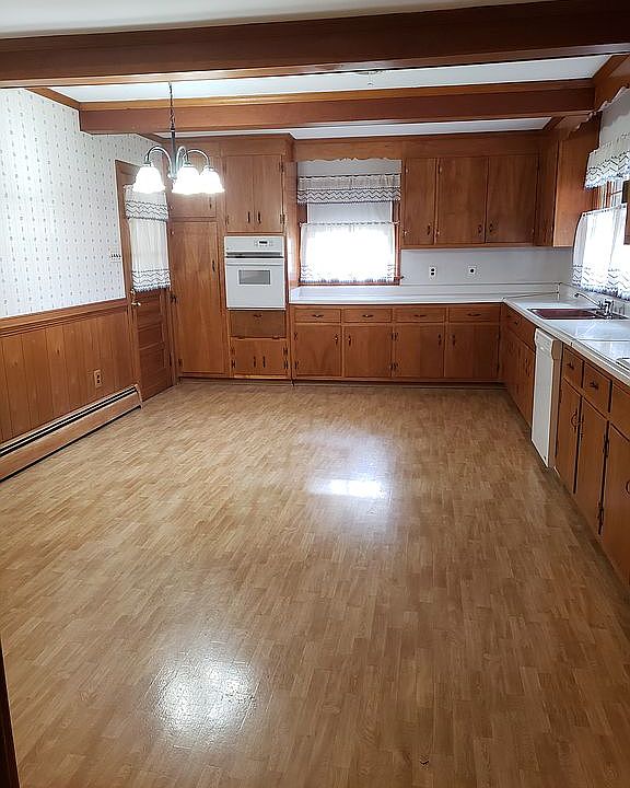 2nd image of 7283 Princess Anne Dr