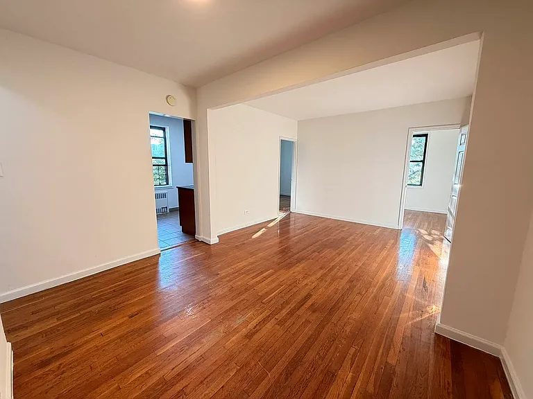 85-2 139th St #2M — Photo 1