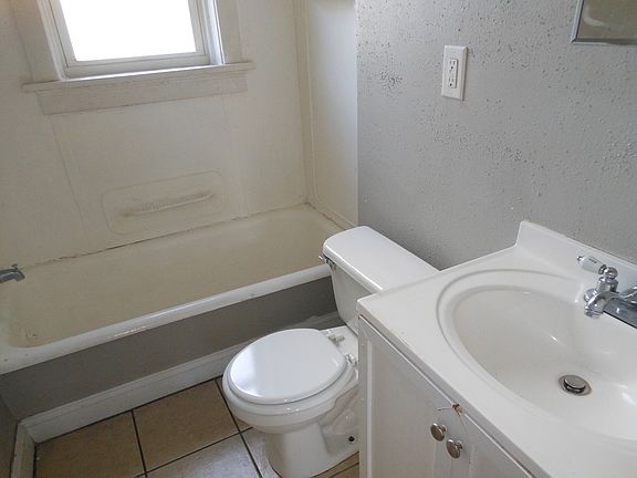 4th image of 4051 Meramec St APT 2W