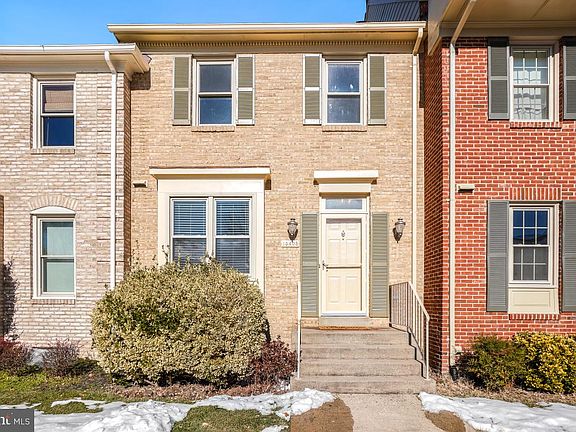 2nd image of 15408 Manor Village Ln