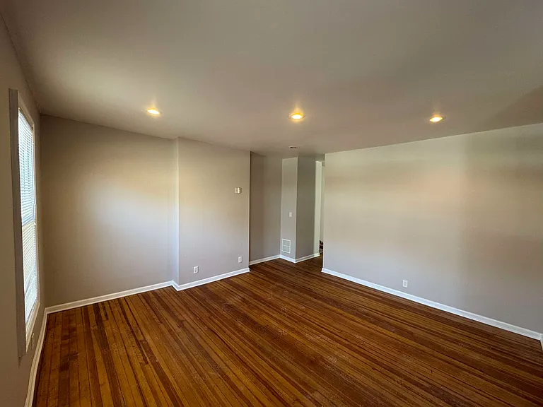 138 Pawling Ave #138 — Photo 7