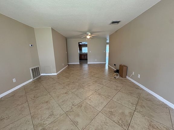2nd image of 125 Christine Cir