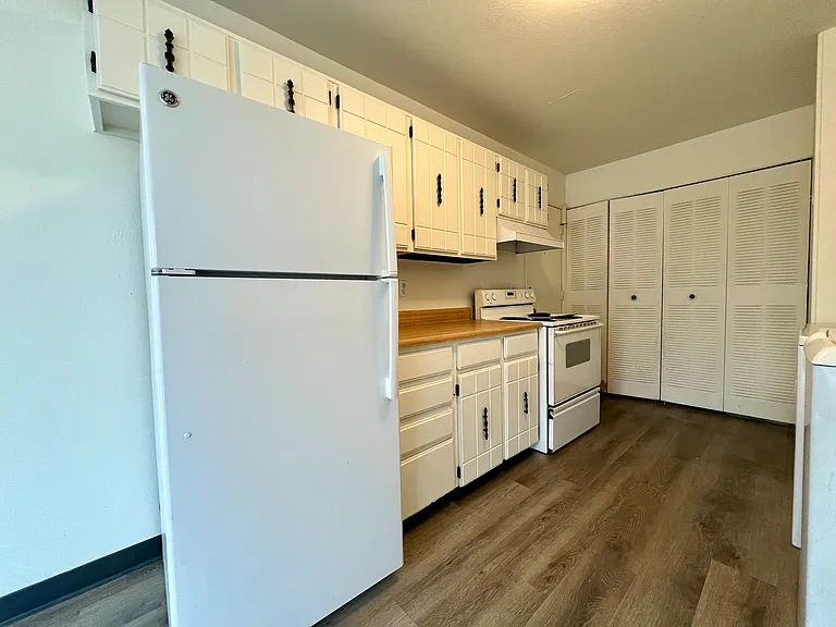 7992 Chase Cir #9 — Photo 2