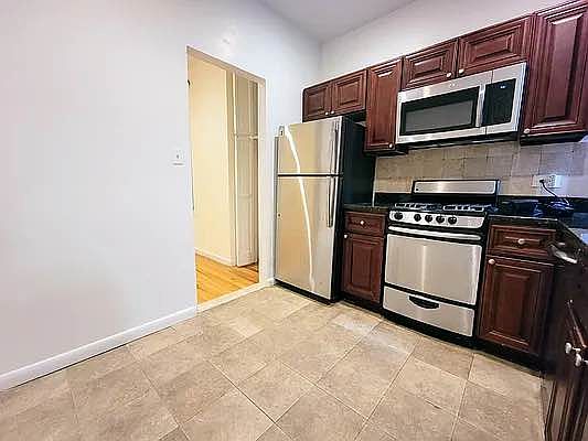 4th image of 527 E 83rd St APT 3W
