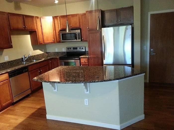 Entrance / Kitchen