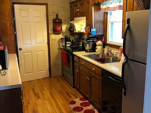5th image of 101 Pine Knoll Dr