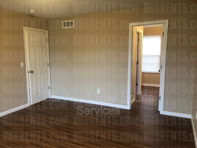 449 Draft Ct — Photo 9