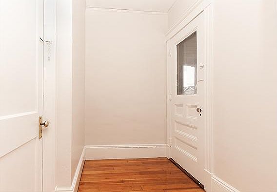 4th image of 8 Glendale St #1