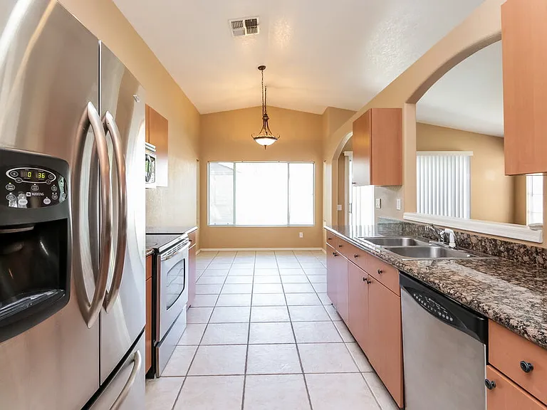 146 W Melody Ct — Photo 6