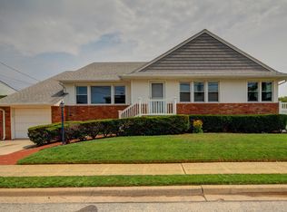 11 Nantwick St, Lido Beach, NY 11561