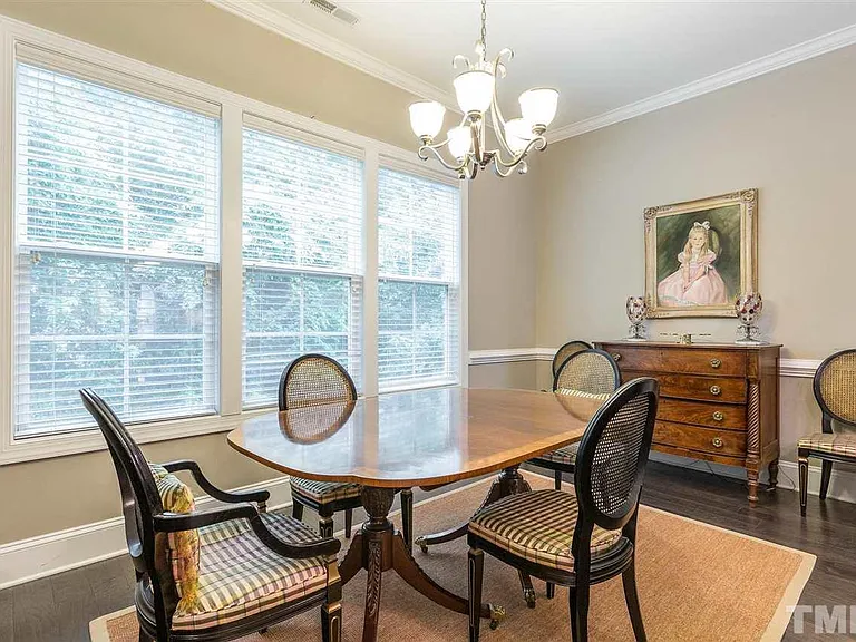 225 Penley Cir — Photo 8