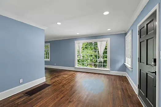 801 Piedmont Way NE — Photo 7