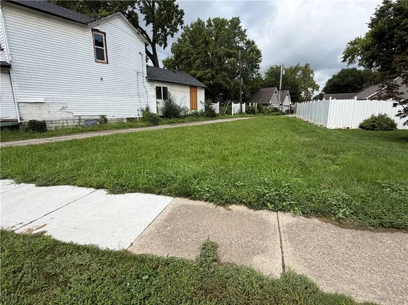 1147 W 2nd St, Dayton, OH 45402