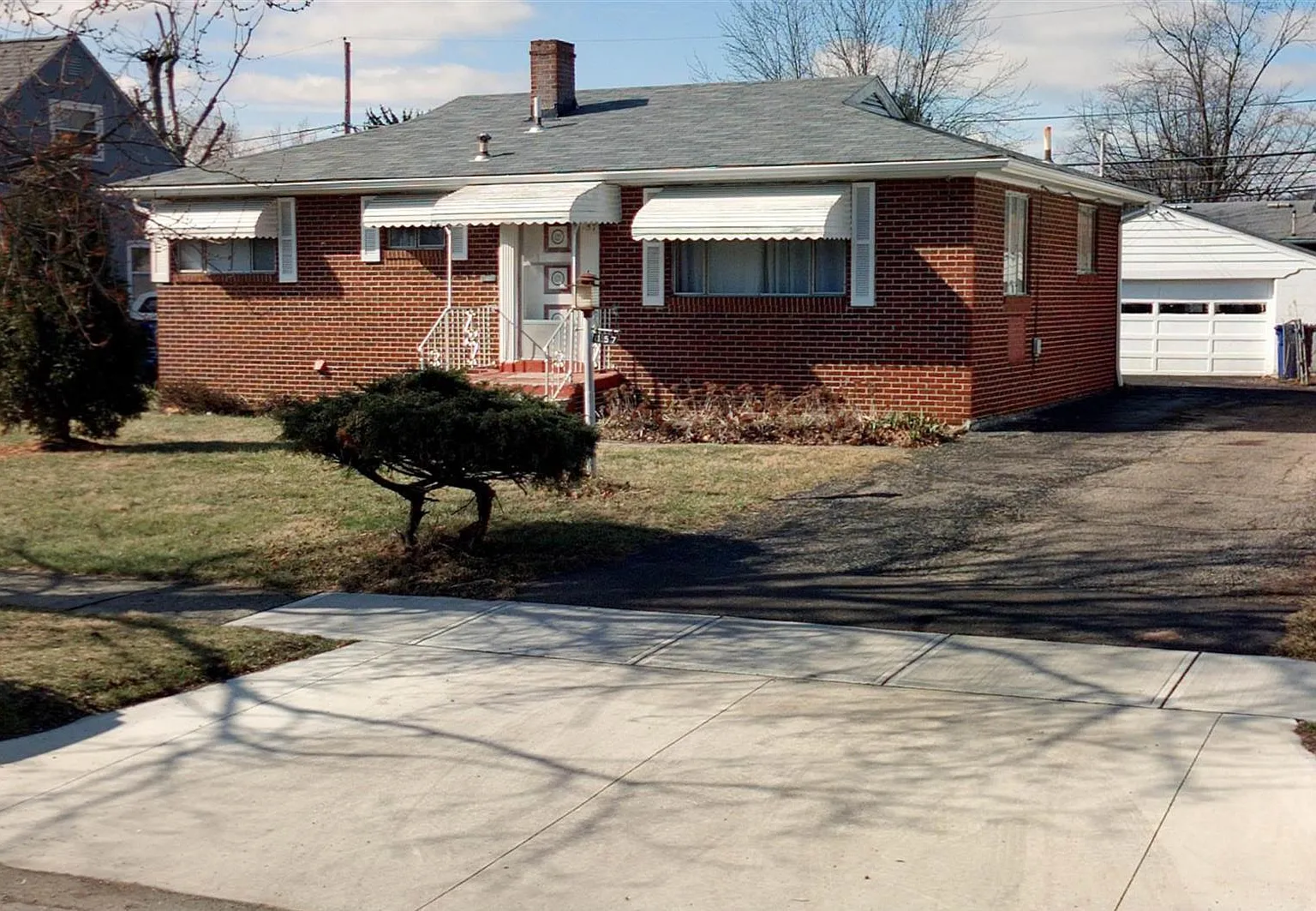 1157 Beechwood Rd — Photo 1