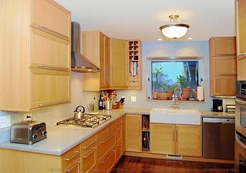 5th image of 353 Anjou Dr