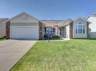 4009 Tallgrass Dr, Champaign, IL
