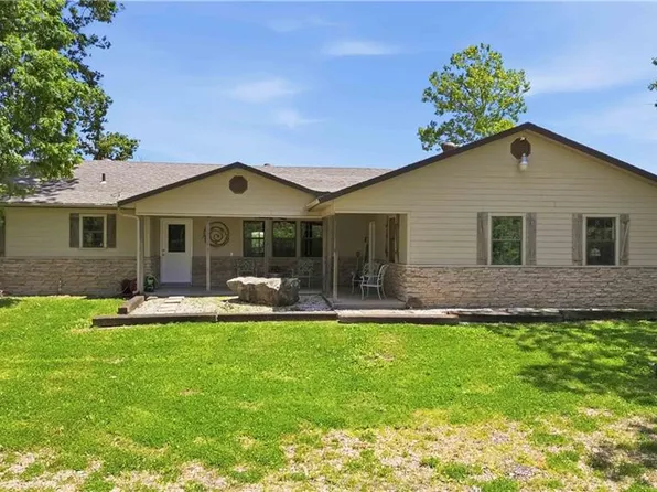 16638 Logan Cave Rd, Siloam Springs, AR 72761