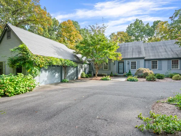 122 Crest Road, Middlebury, CT 06762