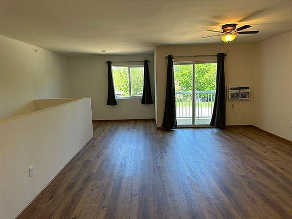 5th image of 309 N Church St #103