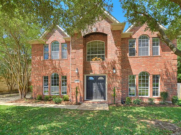 3rd image of 1305 Brian Wood Dr