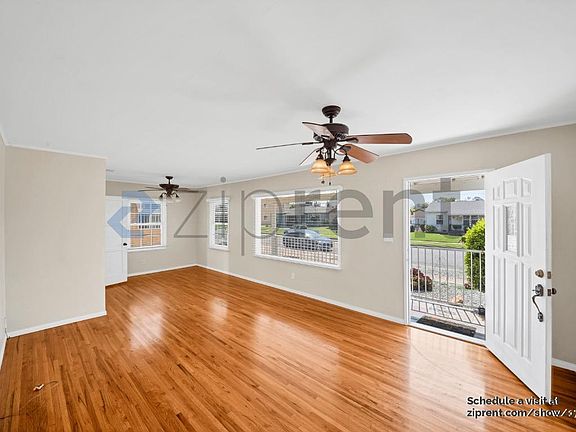 5th image of 533 W Markland Dr