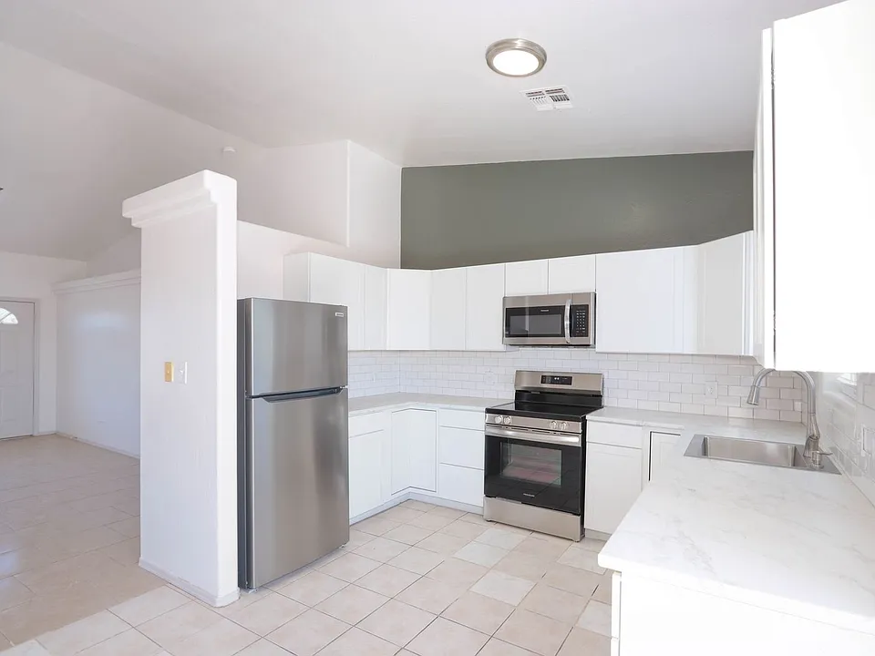 9399 W Tinajas Dr