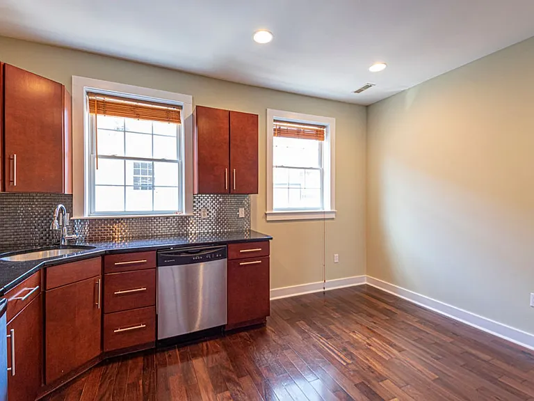 2620 Webster Street — Photo 4