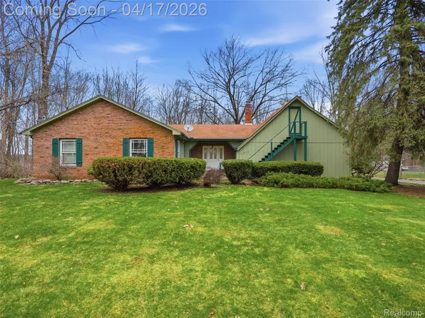 11430 Big Lake Rd, Davisburg, MI 48350