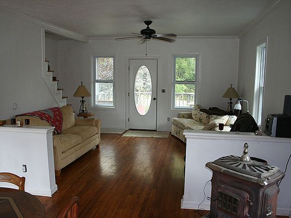 4th image of 10342 School St