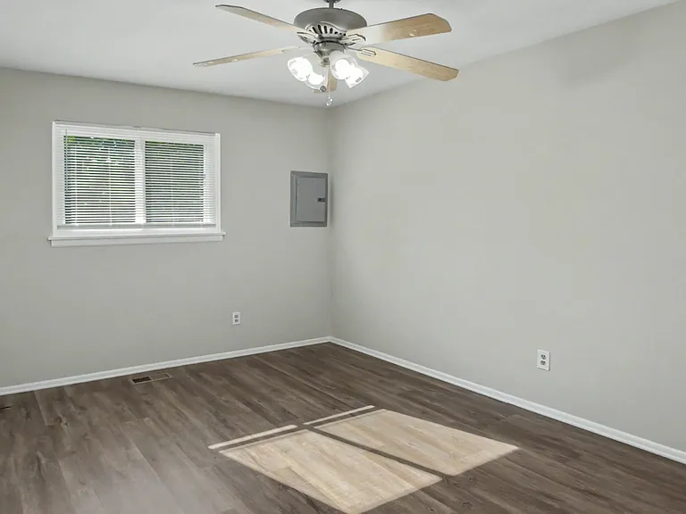 3653 Beaumont Dr — Photo 10