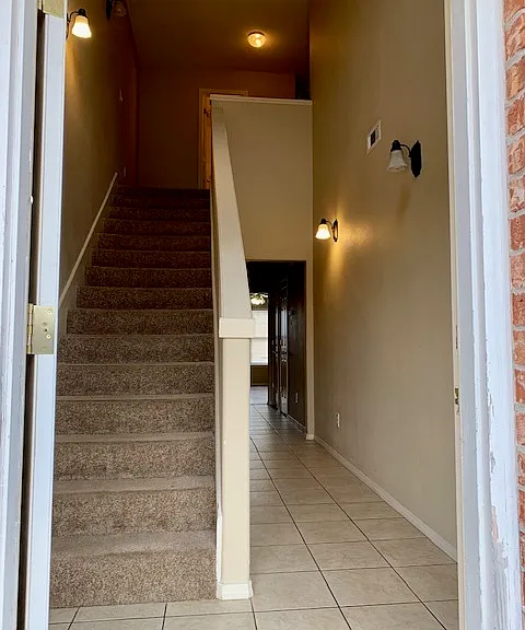 4100 SW Shadowrock Pl #3 — Photo 4