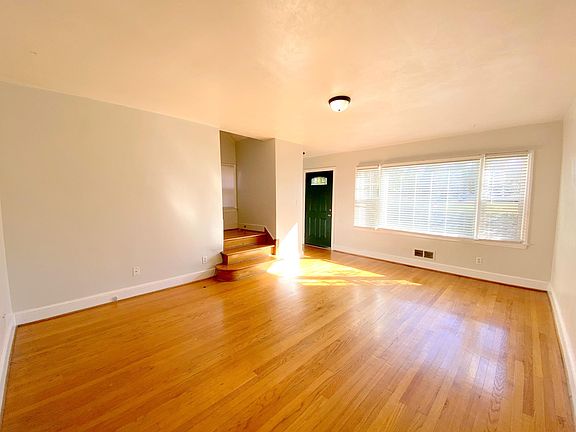 3rd image of 2265 Sherwood Ave SW