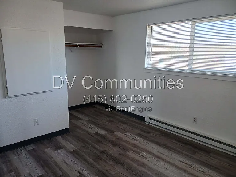 389 NE 10th St #12 — Photo 10