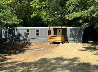 107 E Willow St, Linden, TN 37096