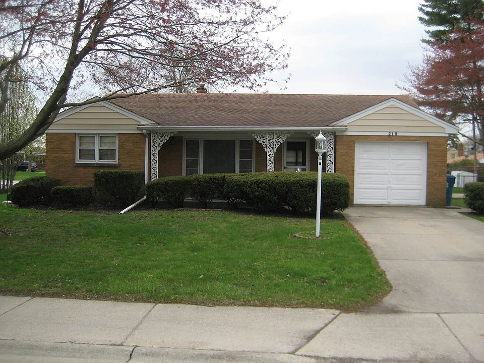 1st image of 218 W Memorial Dr