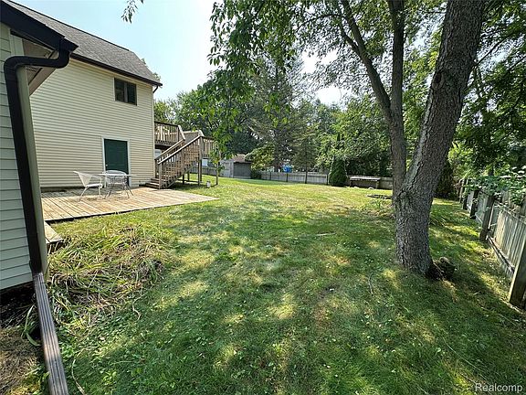 2nd image of 603 Heights Rd
