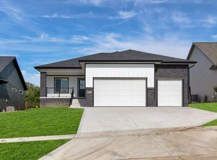 1875 E Autumn Trail Cir, Polk City, IA 50226