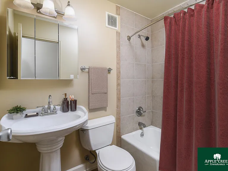 Apple Creek Townhomes — Photo 19