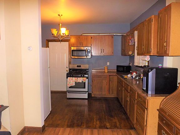 4th image of 609 N 7th Ave