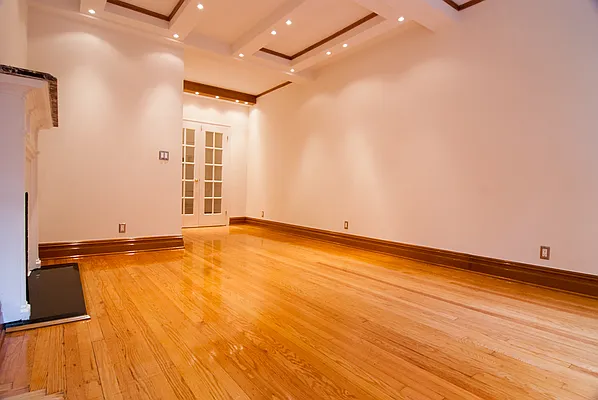 Rented by WAM Partners - William Moses Co. | media 21